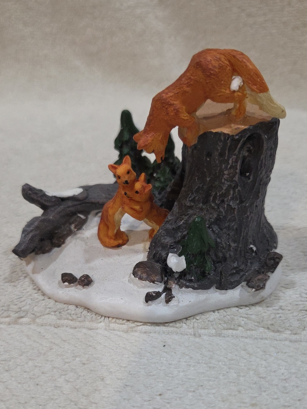 HOLIDAY VILLAGE FOX FAMILY